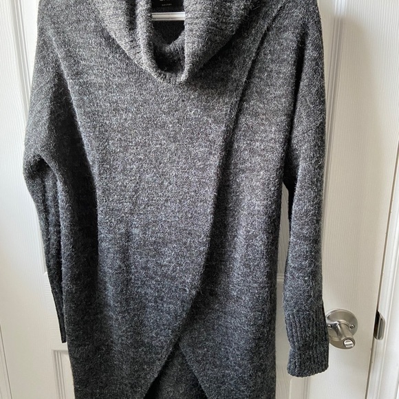 Ladies long sweater - Picture 1 of 2